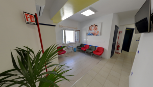 Sala d'attesa secondo piano della clinica Dental House Kids